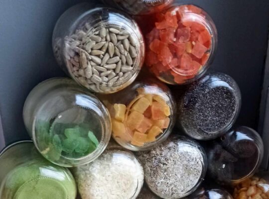 bakalie i przyprawy w słoiczkach